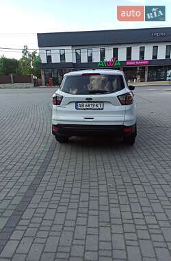Внедорожник / Кроссовер Ford Escape 2017 в 