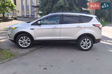 Внедорожник / Кроссовер Ford Escape 2018 в 