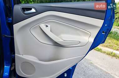Внедорожник / Кроссовер Ford Escape 2018 в 