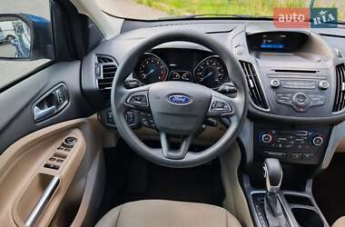 Внедорожник / Кроссовер Ford Escape 2018 в 