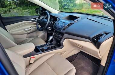 Внедорожник / Кроссовер Ford Escape 2018 в 