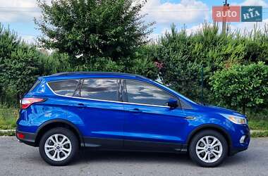 Внедорожник / Кроссовер Ford Escape 2018 в 