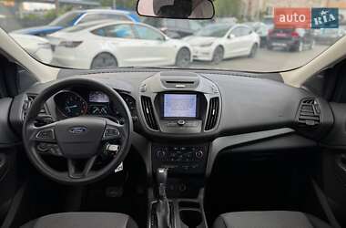 Внедорожник / Кроссовер Ford Escape 2017 в 