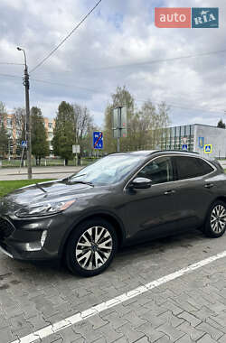 Внедорожник / Кроссовер Ford Escape 2020 в 