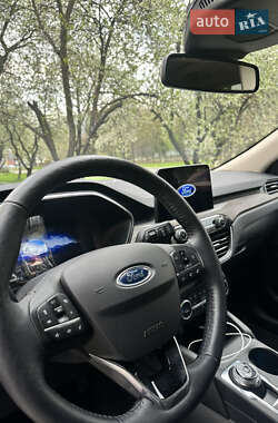Внедорожник / Кроссовер Ford Escape 2020 в 