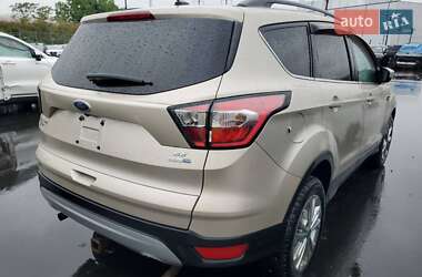 Позашляховик / Кросовер Ford Escape 2017 в 