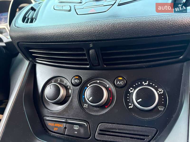 Внедорожник / Кроссовер Ford Escape 2015 в Виннице