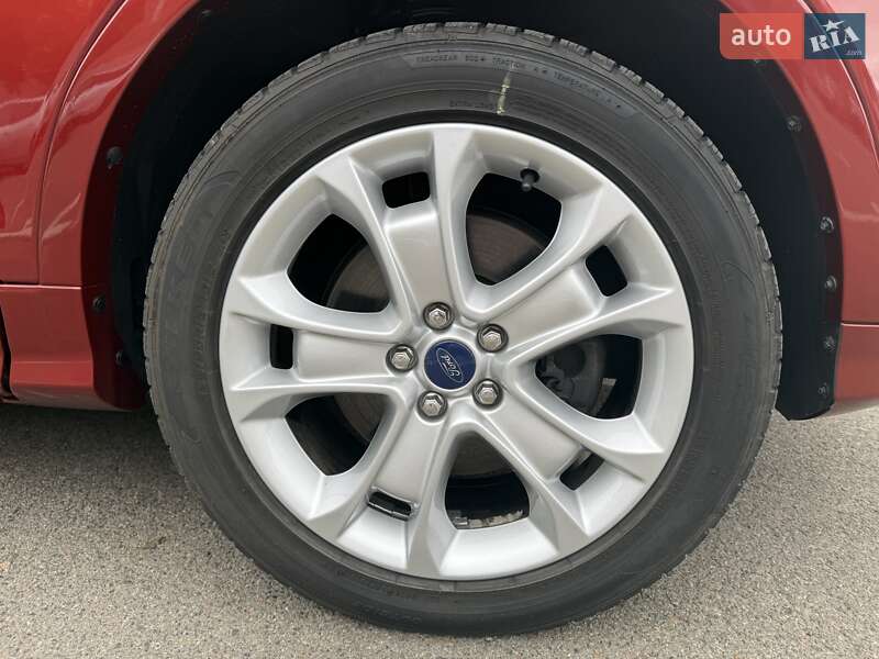 Позашляховик / Кросовер Ford Escape 2015 в Києві