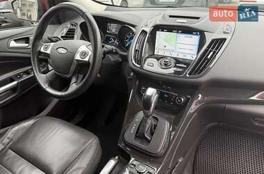 Внедорожник / Кроссовер Ford Escape 2015 в 
