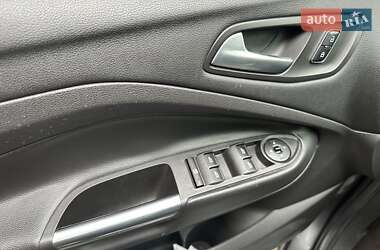 Внедорожник / Кроссовер Ford Escape 2014 в 