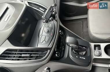 Внедорожник / Кроссовер Ford Escape 2014 в 