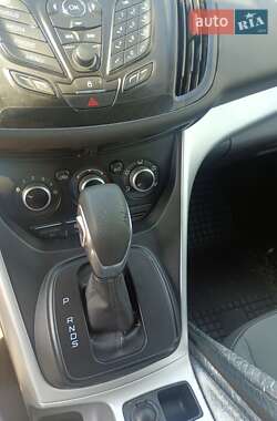 Внедорожник / Кроссовер Ford Escape 2014 в 