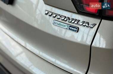 Внедорожник / Кроссовер Ford Escape 2016 в 