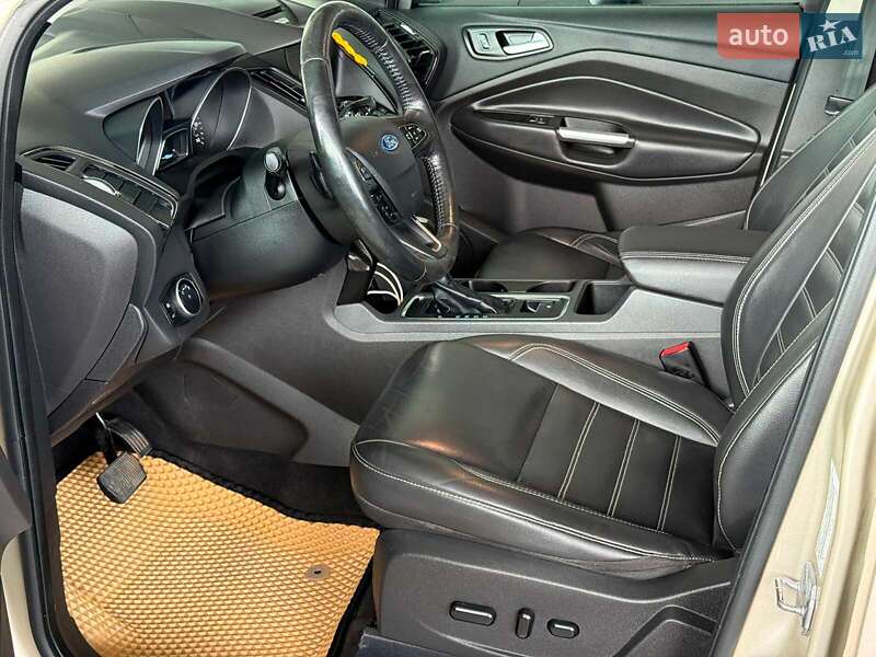 Внедорожник / Кроссовер Ford Escape 2016 в Одессе