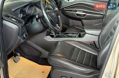 Внедорожник / Кроссовер Ford Escape 2016 в 