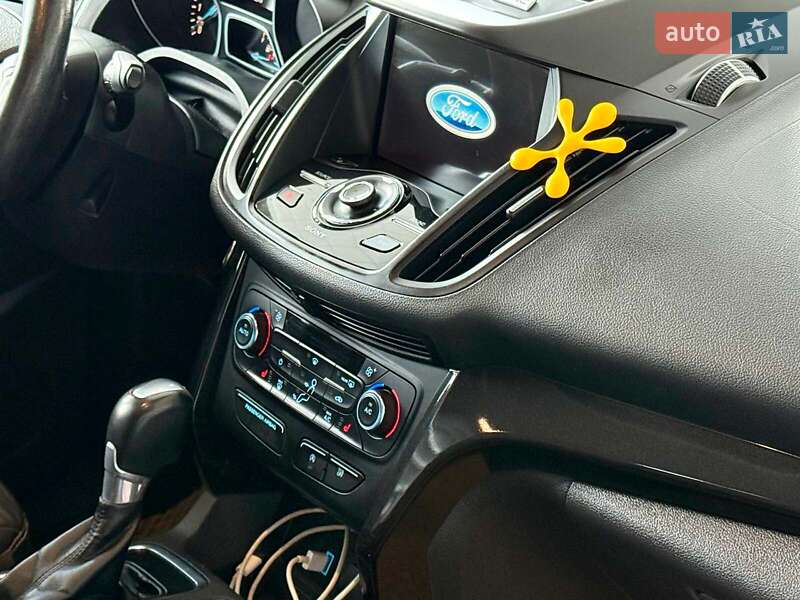 Внедорожник / Кроссовер Ford Escape 2016 в Одессе