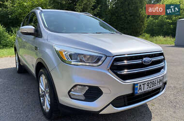 Внедорожник / Кроссовер Ford Escape 2016 в 