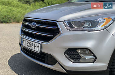 Внедорожник / Кроссовер Ford Escape 2016 в 