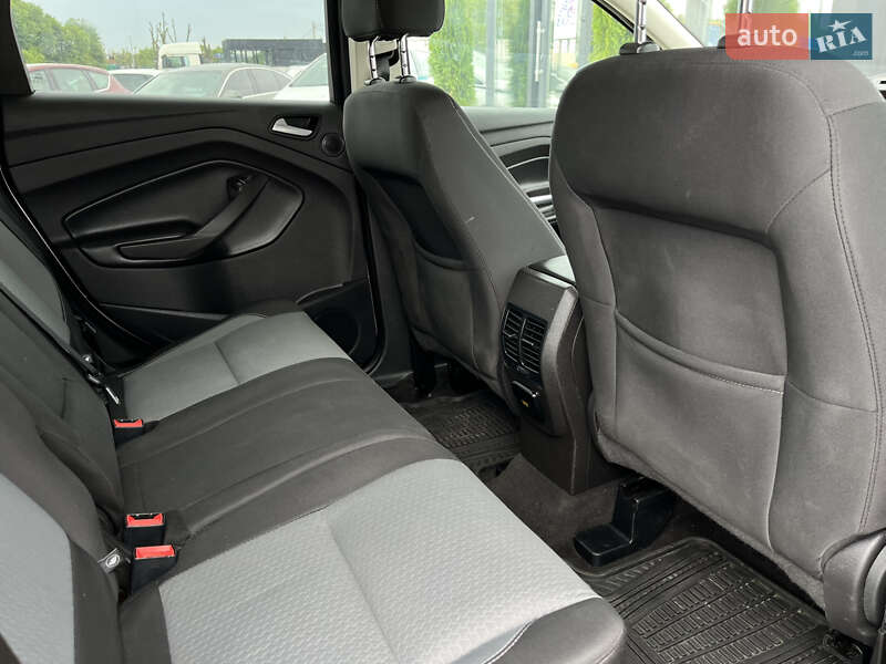 Внедорожник / Кроссовер Ford Escape 2017 в Львове