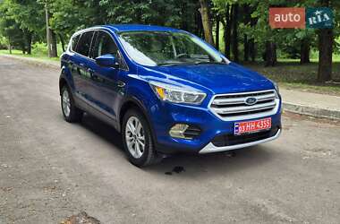 Внедорожник / Кроссовер Ford Escape 2017 в 