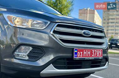 Внедорожник / Кроссовер Ford Escape 2018 в 