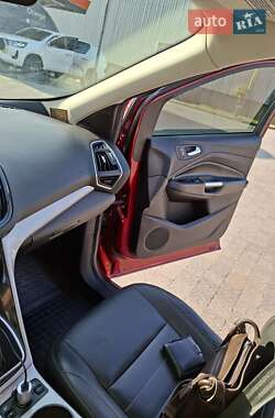 Внедорожник / Кроссовер Ford Escape 2013 в 