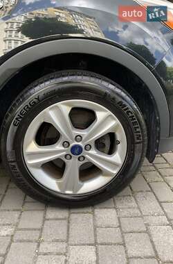 Внедорожник / Кроссовер Ford Escape 2013 в 