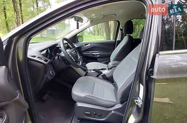 Внедорожник / Кроссовер Ford Escape 2015 в 