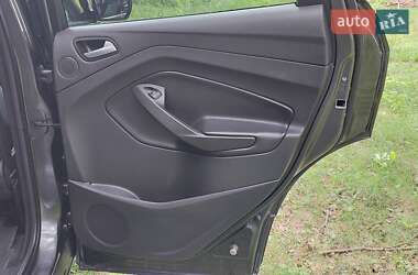 Внедорожник / Кроссовер Ford Escape 2015 в 