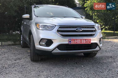 Внедорожник / Кроссовер Ford Escape 2016 в 