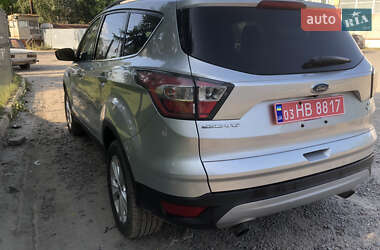 Внедорожник / Кроссовер Ford Escape 2016 в 