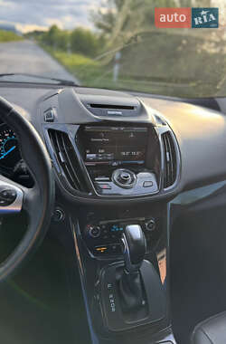 Внедорожник / Кроссовер Ford Escape 2014 в 