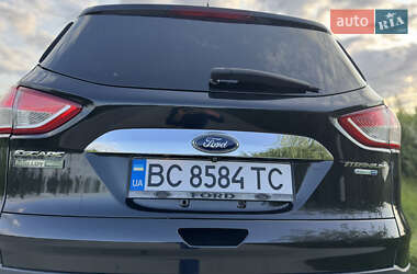 Внедорожник / Кроссовер Ford Escape 2014 в 