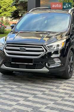 Внедорожник / Кроссовер Ford Escape 2017 в 