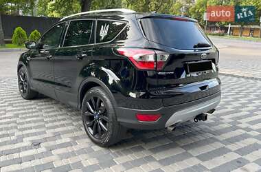 Внедорожник / Кроссовер Ford Escape 2017 в 