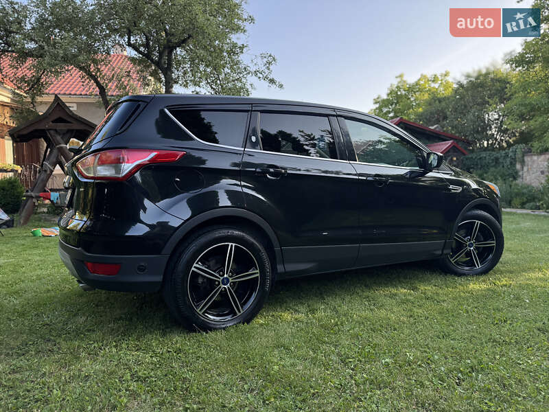 Внедорожник / Кроссовер Ford Escape 2015 в Тернополе