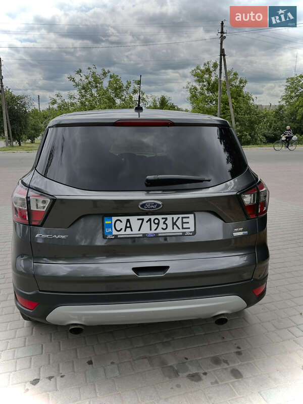 Внедорожник / Кроссовер Ford Escape 2016 в Шполе