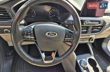Внедорожник / Кроссовер Ford Escape 2022 в 