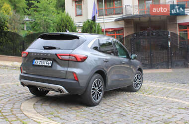 Позашляховик / Кросовер Ford Escape 2023 в 
