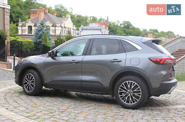 Позашляховик / Кросовер Ford Escape 2023 в 