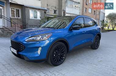 Внедорожник / Кроссовер Ford Escape 2020 в 