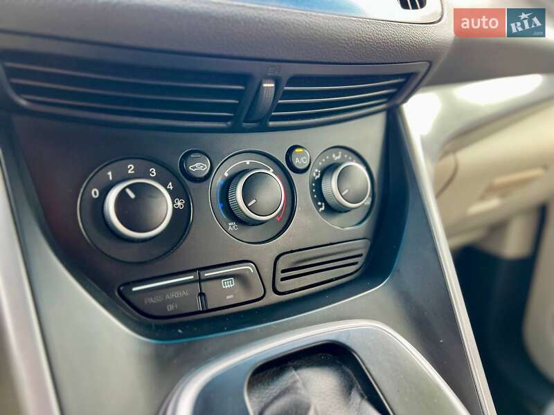 Позашляховик / Кросовер Ford Escape 2013 в Києві