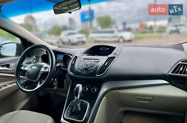 Внедорожник / Кроссовер Ford Escape 2013 в 