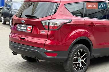 Внедорожник / Кроссовер Ford Escape 2017 в 