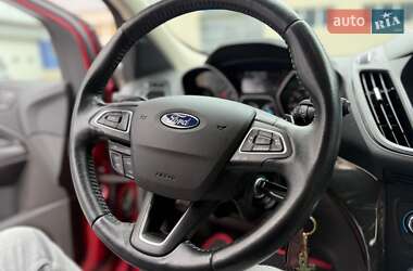 Внедорожник / Кроссовер Ford Escape 2017 в 