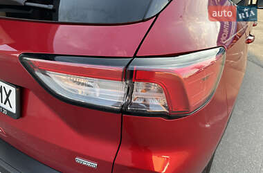 Внедорожник / Кроссовер Ford Escape 2019 в 