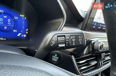 Внедорожник / Кроссовер Ford Escape 2019 в 