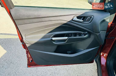 Внедорожник / Кроссовер Ford Escape 2014 в 