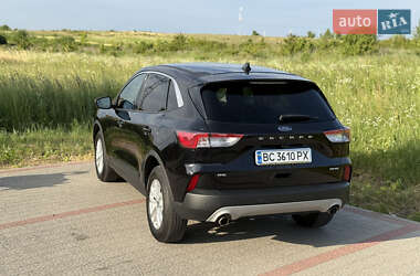 Внедорожник / Кроссовер Ford Escape 2021 в 