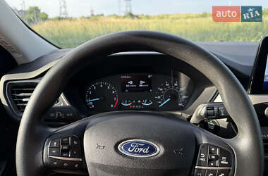 Внедорожник / Кроссовер Ford Escape 2021 в 